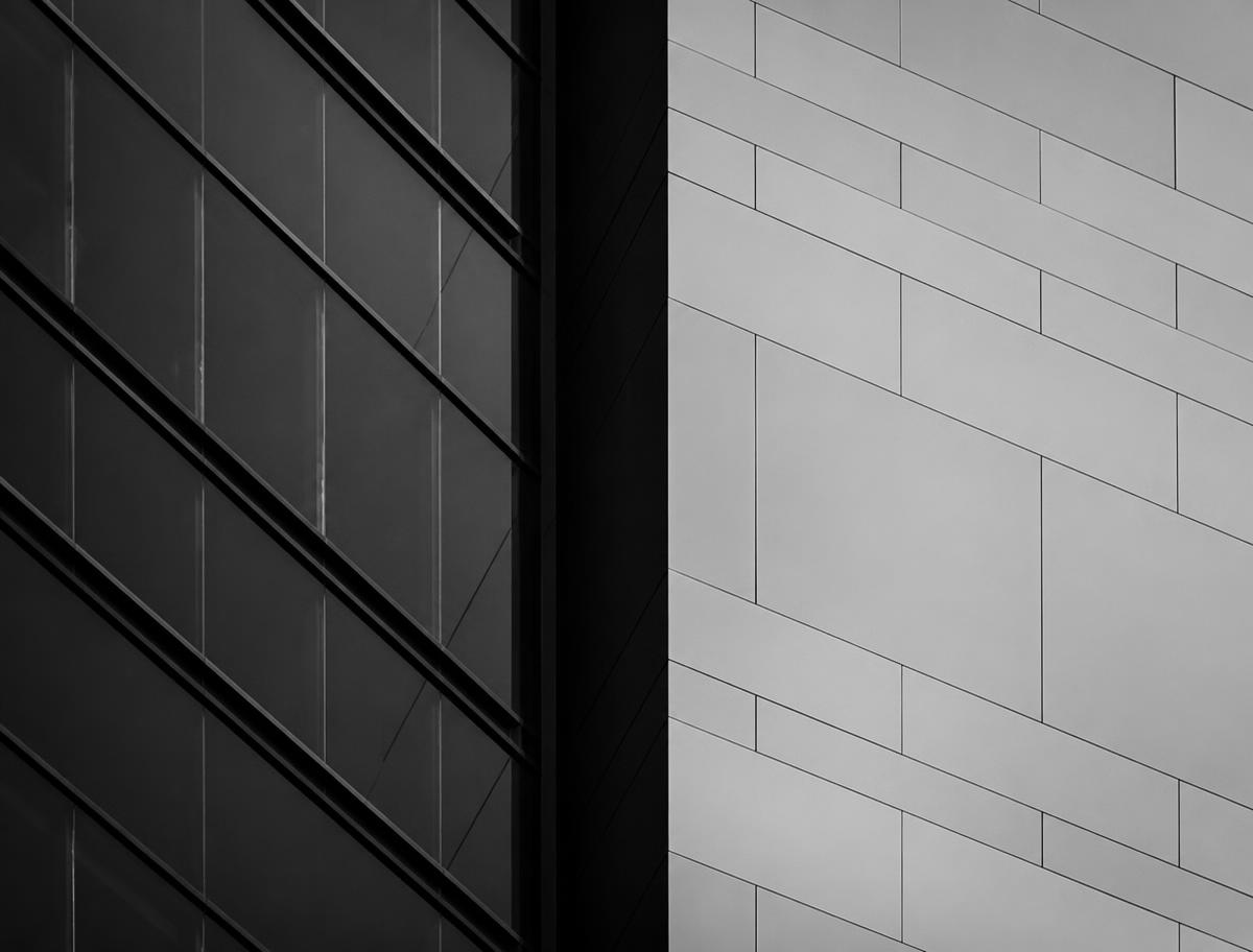 Detalhe arquitetônico de edifício corporativo